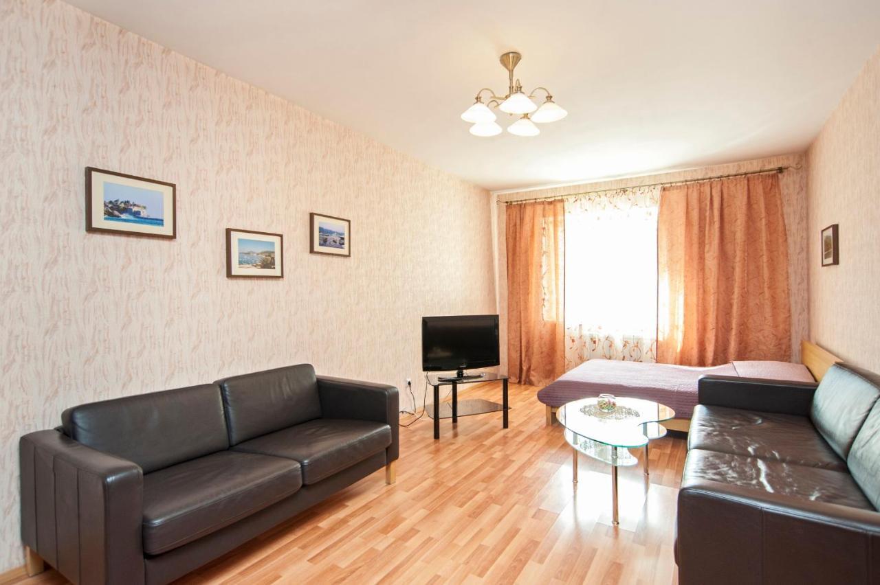 Arenda Kvartiry V Bazhovskom Apartment Ekaterinburg Bagian luar foto