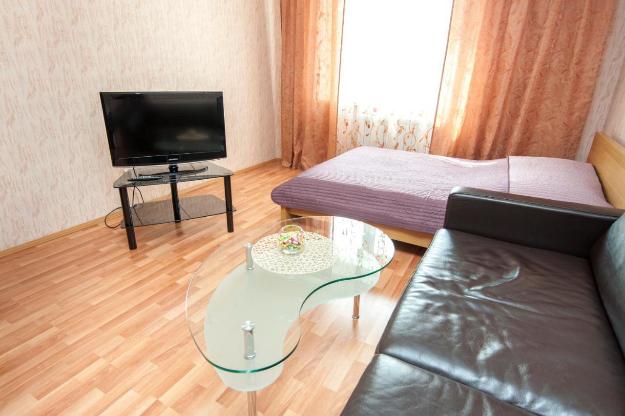 Arenda Kvartiry V Bazhovskom Apartment Ekaterinburg Bagian luar foto